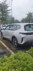 Vinfast Limo Green 2025-4