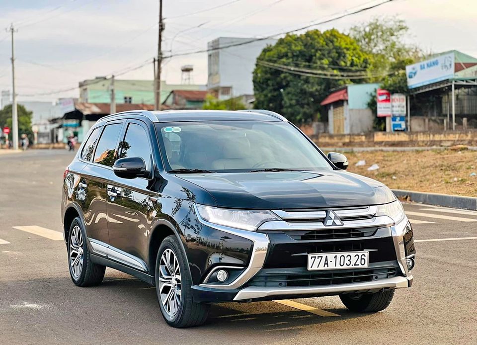 SigoVN - Cho thuê xe tự lái Quy Nhơn - Mitsubishi Outlander