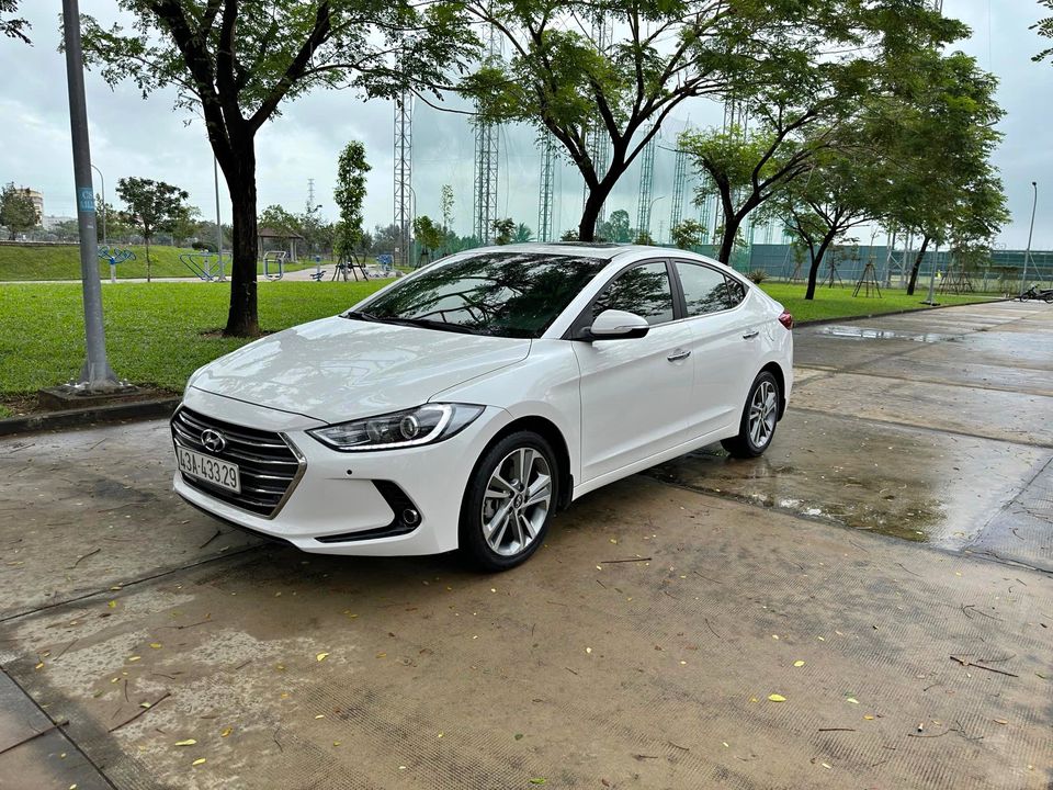 SigoVN - Cho thuê xe tự lái Đà Nẵng - Hyundai Elantra