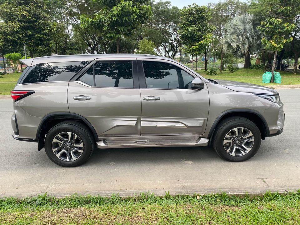 SigoVN - Cho thuê xe tự lái fortuner 7 chỗ