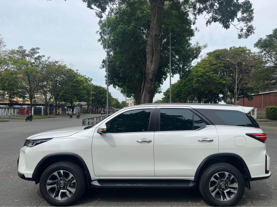 SigoVN - Cho thuê xe fortuner tự lái quận tân phú