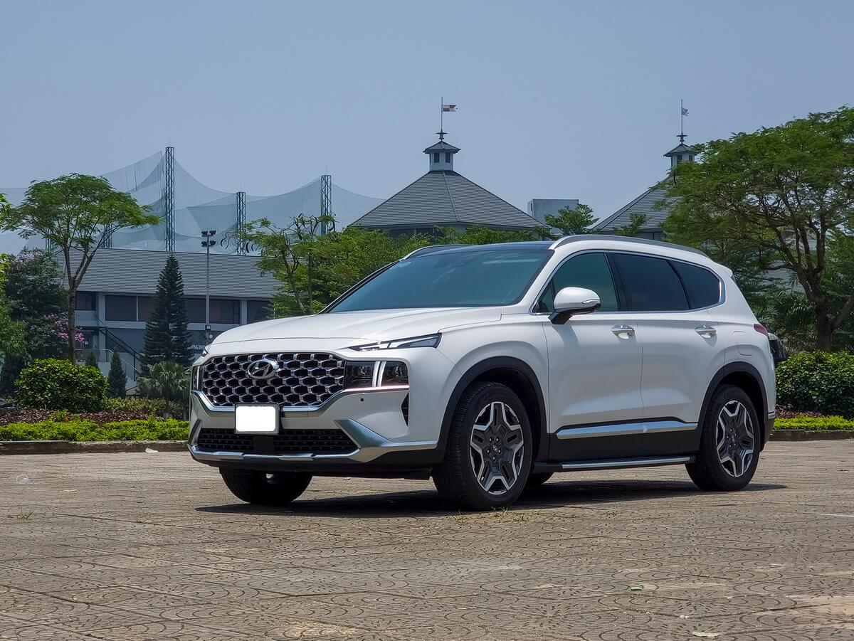 Câu hỏi thường gặp khi thuê xe Hyundai Santa Fe tự lái
